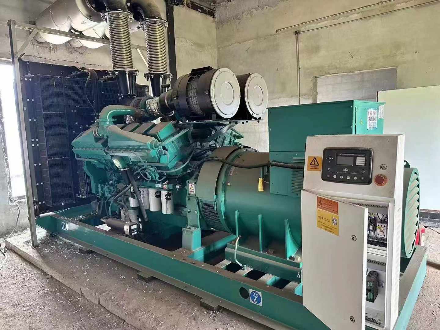 西秀无功补偿装置的性能评估需要考虑哪些因素？