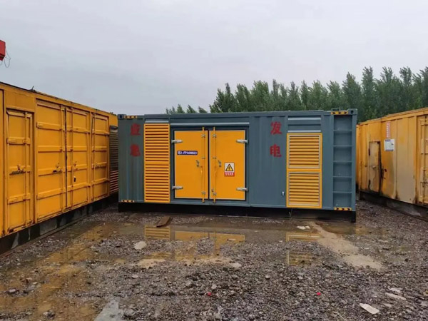 西秀柴油发电机如何判断干式空气滤清器是否需要更换？